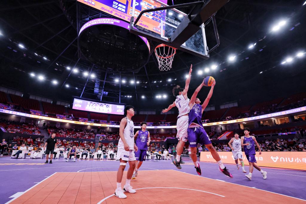 热血沸腾！上海篮球比赛精彩瞬间不容错过！🏀