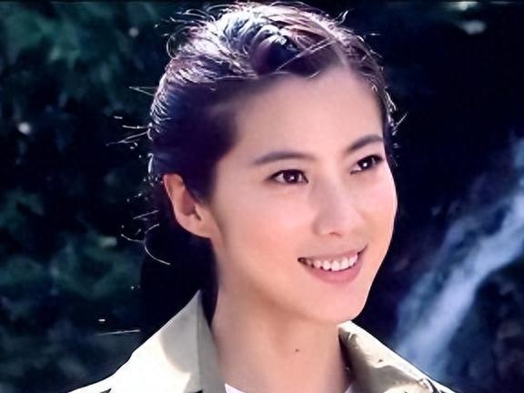 女演员王珂与大自然私密对话，探寻内心宁静之旅